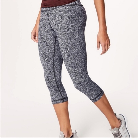 lululemon athletica Pants - Lululemon Cropped Speckled Leggings